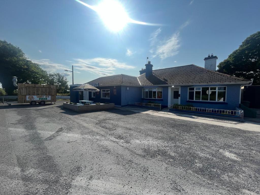 Yeats Lodge Self Catering Apartment And Bar Galway Exterior photo
